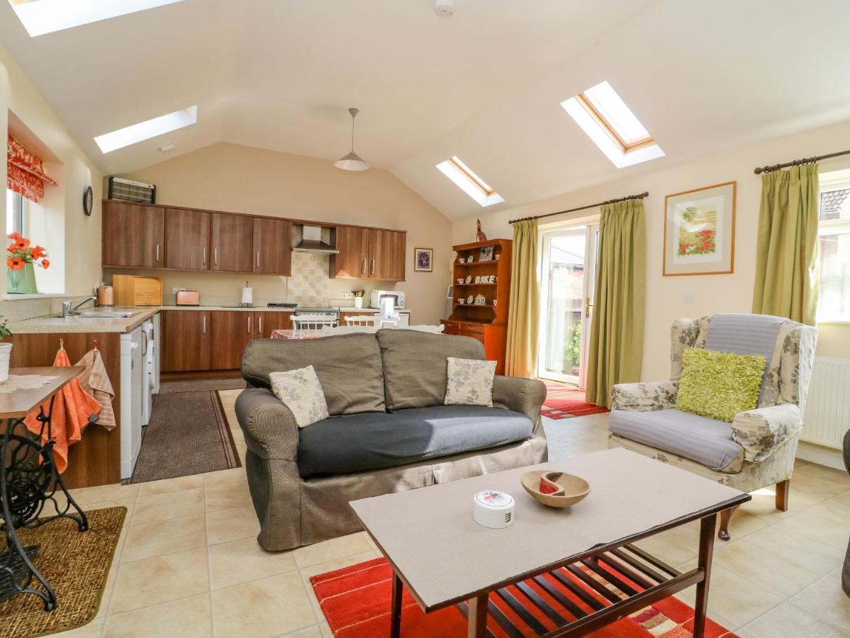 1 Pines Farm Cottages Ulleskelf ภายนอก รูปภาพ